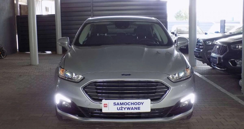 Ford Mondeo cena 104900 przebieg: 48500, rok produkcji 2019 z Szczecin małe 742
